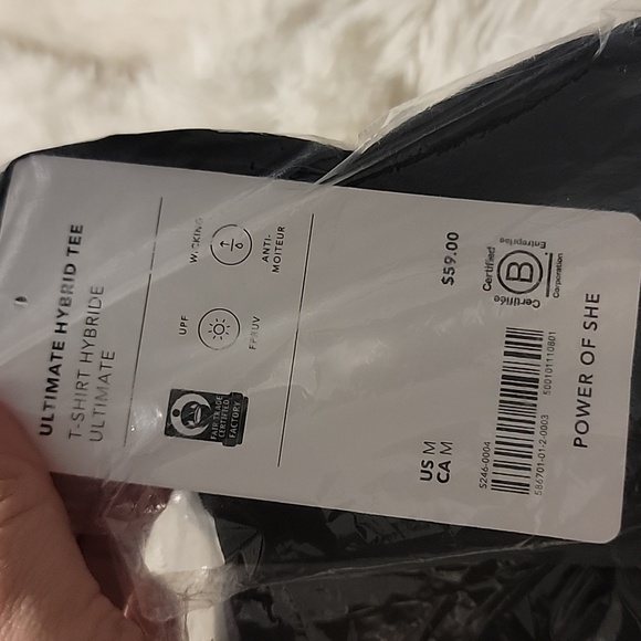 Athleta ULTIMATE HYBRID TEE - Picture 7 of 7